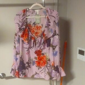 Long sleeve blouse by H&M.